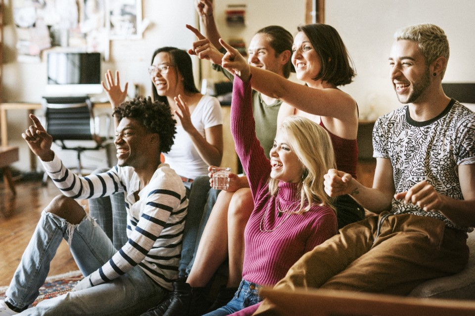 friends-watching-a-game-show-on-the-tv